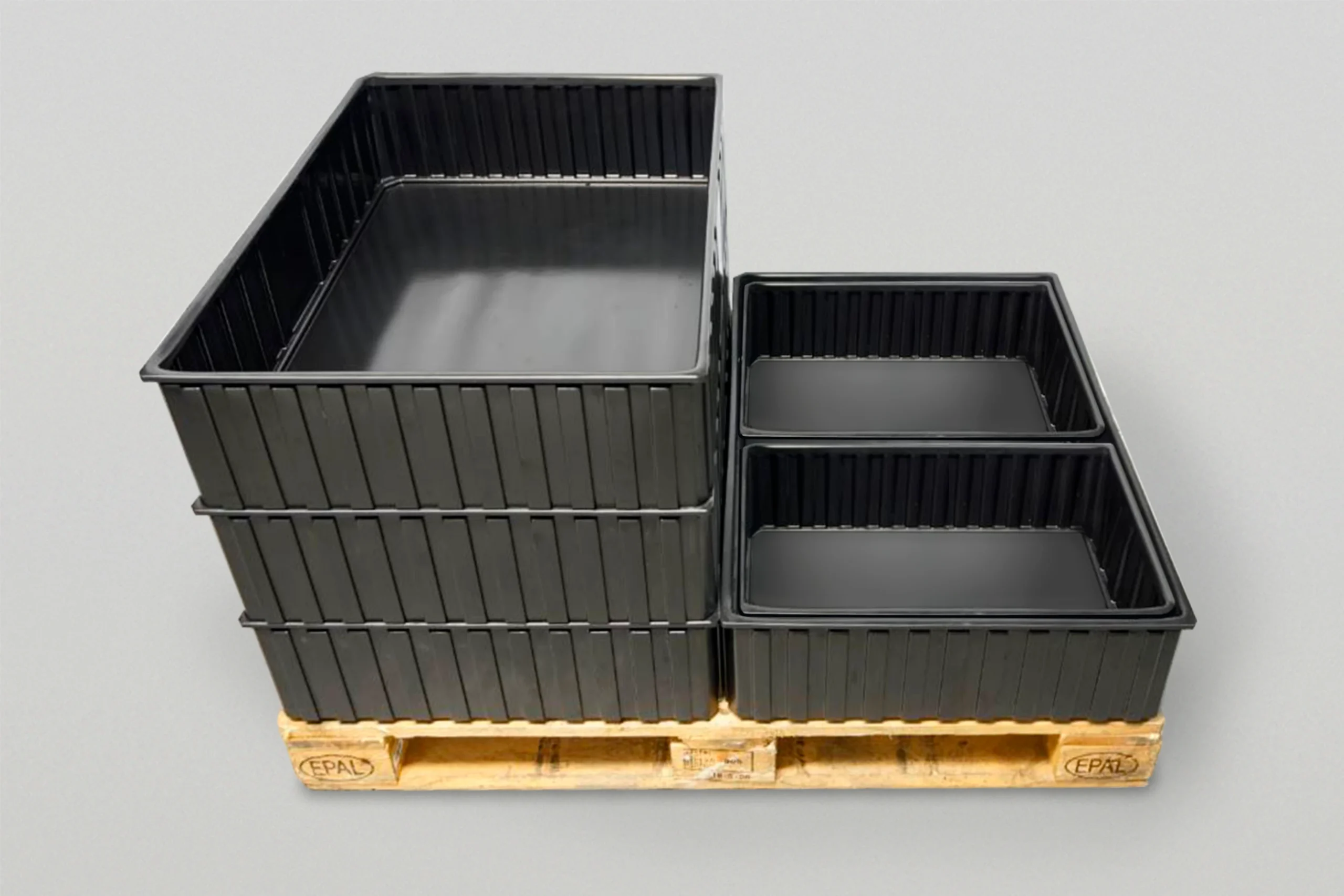 Trays auf einer Palette